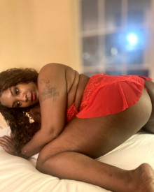Photo young (30 years) sexy VIP escort model Xtrachocolate from Memphis, Tennessee
