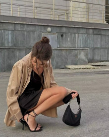 照片年轻 (26 年）性感VIP护送模特 Karolina 从 杜塞尔多夫