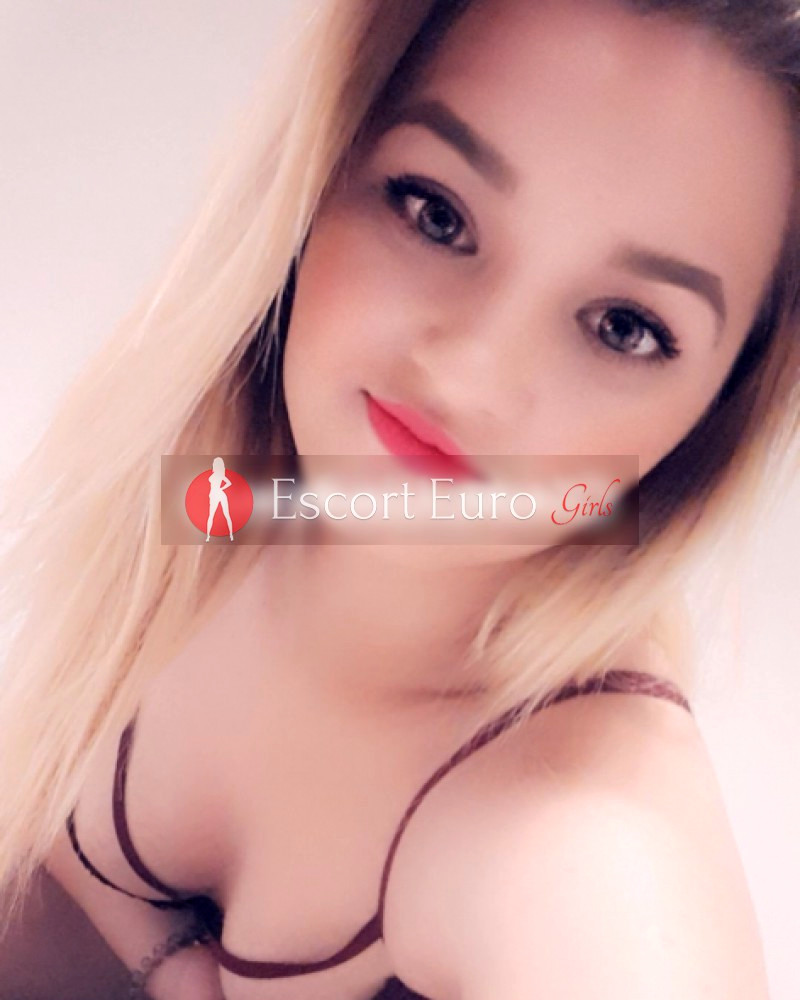 Photo young ( years) sexy VIP escort model Melania from 