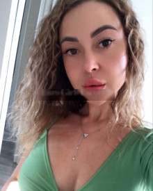 照片年轻 (20 年）性感VIP护送模特 Carlie 从 第比利斯