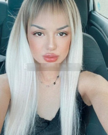 照片年轻 (21 年）性感VIP护送模特 Carla 从 第比利斯