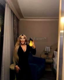 Fotoğraf genç (20 yıl) seksi VIP eskort modeli Karina itibaren Tiflis