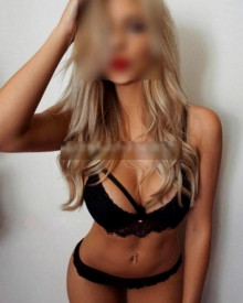 照片年轻 (30 年）性感VIP护送模特 Irina 从 巴统