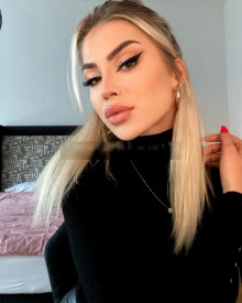 Photo young (21 years) sexy VIP escort model Hadar from Batumi