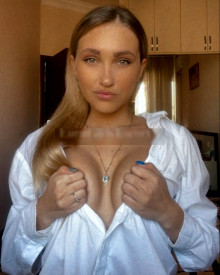 照片年轻 (27 年）性感VIP护送模特 Ksenia 从 第比利斯