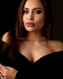 照片年轻 (25 年）性感VIP护送模特 Maria 从 巴统