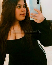 照片年轻 (24 年）性感VIP护送模特 Sahar Noor 从 多哈