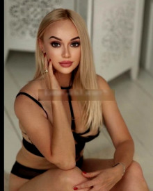 照片年轻 (21 年）性感VIP护送模特 Lora 从 多哈