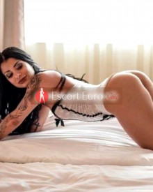 照片年轻 (27 年）性感VIP护送模特 Samira 从 普罗夫迪夫
