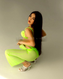 照片年轻 (25 年）性感VIP护送模特 Asseli 从 埃里温