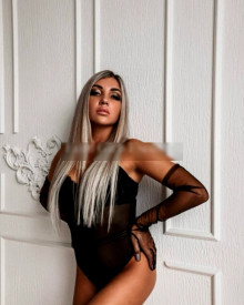 照片年轻 (26 年）性感VIP护送模特 Elina 从 埃里温