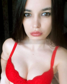 照片年轻 (23 年）性感VIP护送模特 Monika 从 埃里温