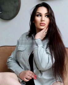 照片年轻 (25 年）性感VIP护送模特 Lisa 从 埃里温