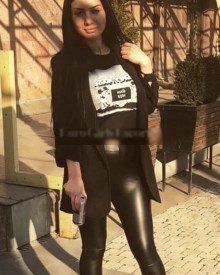 照片年轻 (29 年）性感VIP护送模特 Tina 从 埃里温