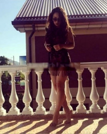 照片年轻 (25 年）性感VIP护送模特 Mari 从 埃里温