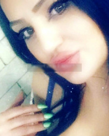 照片年轻 (28 年）性感VIP护送模特 Elya 从 埃里温