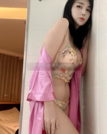 Photo young (30 years) sexy VIP escort model Selena from Astana