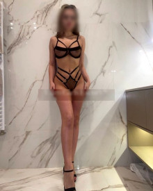 Photo young (22 years) sexy VIP escort model Mary from Warsaw