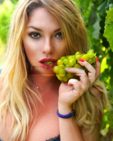 照片年轻 (30 年）性感VIP护送模特 Candice 从 克拉科夫