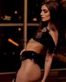 Fotoğraf genç (25 yıl) seksi VIP eskort modeli Sophia itibaren Belgrad