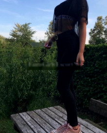 照片年轻 (22 年）性感VIP护送模特 Sofija 从 贝尔格莱德