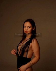 Photo young (22 years) sexy VIP escort model Helena from Стамбул