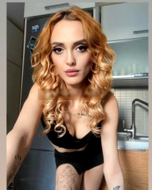 Photo young (18 years) sexy VIP escort model Luila from Istanbul