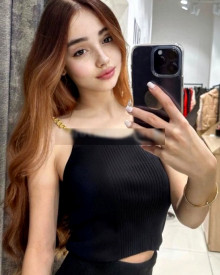 Photo young (21 years) sexy VIP escort model Selena from Istanbul