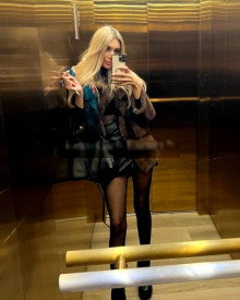 照片年轻 (26 年）性感VIP护送模特 Claire 从 伊斯坦布尔