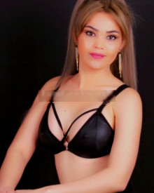 照片年轻 (23 年）性感VIP护送模特 Zarina 从 伊斯坦布尔