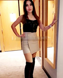 照片年轻 (23 年）性感VIP护送模特 Nadya 从 伊斯坦布尔
