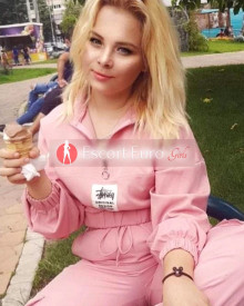 照片年轻 (23 年）性感VIP护送模特 Irina 从 开姆尼茨