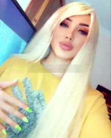 照片年轻 (24 年）性感VIP护送模特 Adriana 从 伊斯坦布尔