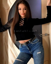照片年轻 (19 年）性感VIP护送模特 Irma 从 安塔利亚