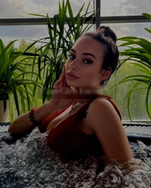 照片年轻 (22 年）性感VIP护送模特 Ksenia 从 安塔利亚
