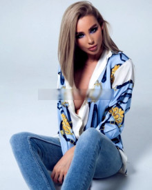 照片年轻 (26 年）性感VIP护送模特 Arina 从 安塔利亚