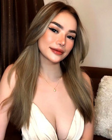 Photo young (23 years) sexy VIP escort model Sandra from Kuala Lumpur