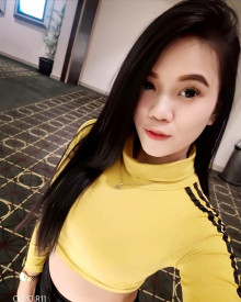 照片年轻 (23 年）性感VIP护送模特 Luna 从 吉隆坡