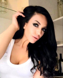 照片年轻 (22 年）性感VIP护送模特 Mina 从 埃塞克斯