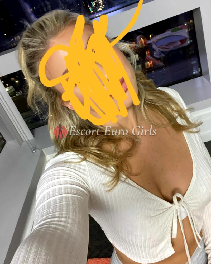 Photo young ( years) sexy VIP escort model Emma12 from 