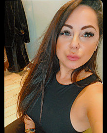 Photo young (33 years) sexy VIP escort model Ruby from Линц