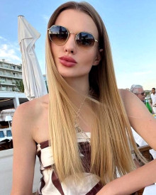 照片年轻 (25 年）性感VIP护送模特 Mariya 从 迪拜