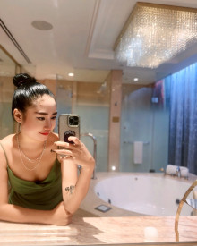 照片年轻 (25 年）性感VIP护送模特 Jane 从 新加坡城