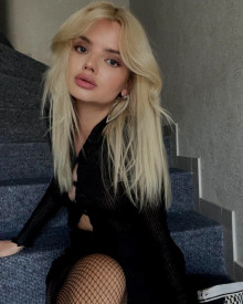 照片年轻 (24 年）性感VIP护送模特 Мия 从 埃里温