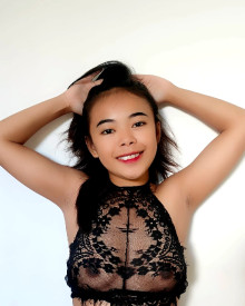 Photo young (21 years) sexy VIP escort model Lisa from Bali