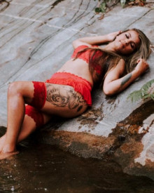 照片年轻 (27 年）性感VIP护送模特 Sara Barreto 从 里斯本