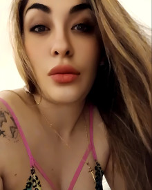 照片年轻 (29 年）性感VIP护送模特 Melanyy 从 埃施-苏-阿尔泽特