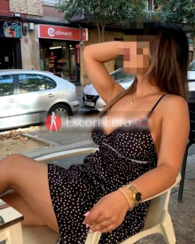 照片年轻 (23 年）性感VIP护送模特 Adela 从 塔拉戈纳