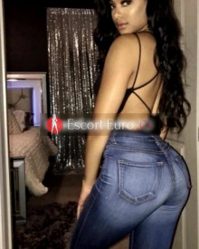 Photo young (26 years) sexy VIP escort model Lucie from Бангор