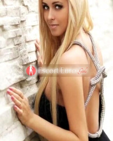 照片年轻 (25 年）性感VIP护送模特 Stephania 从 沃灵顿